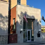 Bright And Modern Studio In Louisville # 301