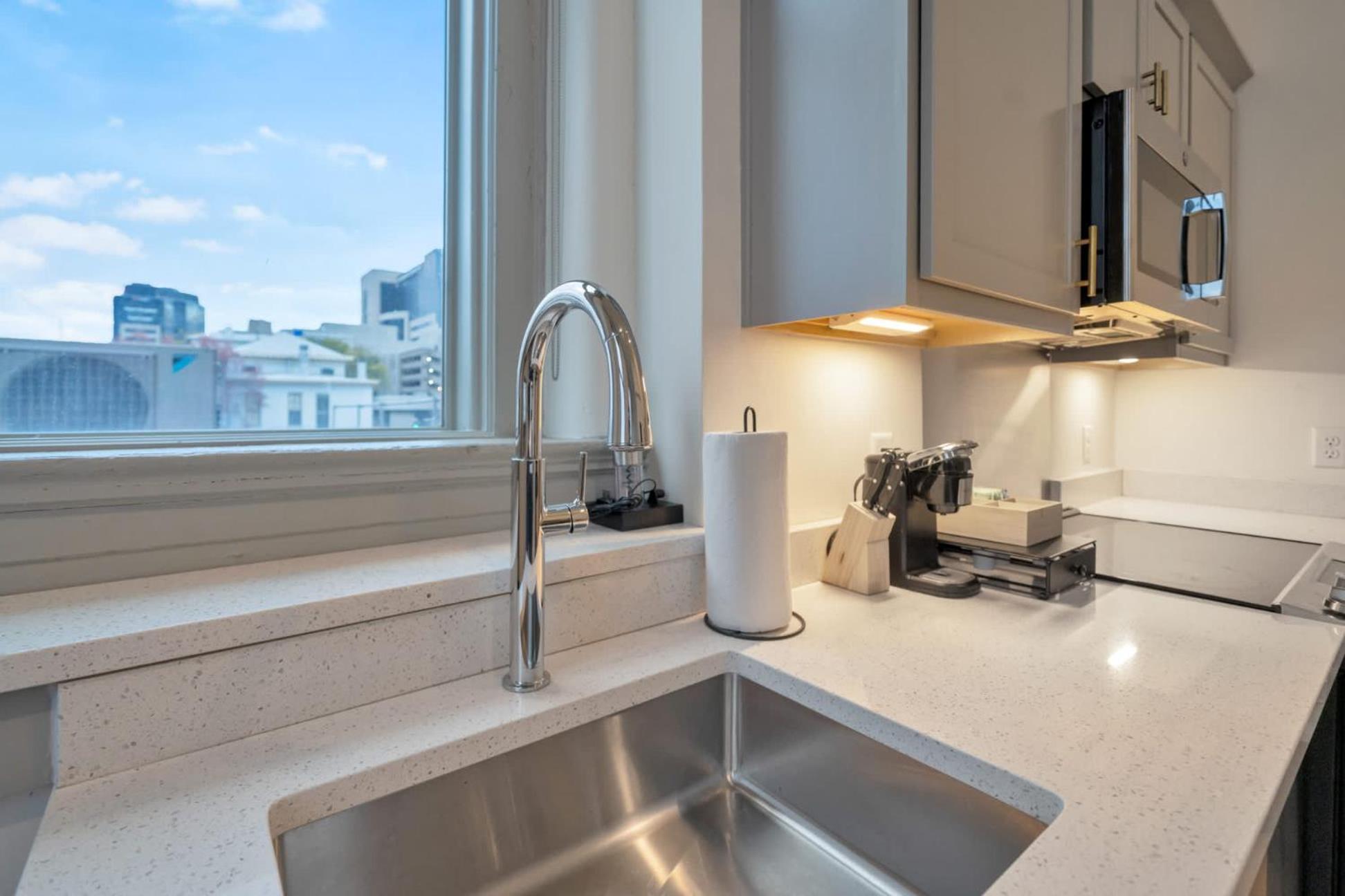 Apartment Bright And Modern In # 301 Louisville